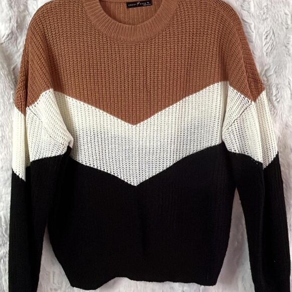 Emery Rose Sweaters - Emery Rose Size XL tan brown & black & white colorblock knit sweater